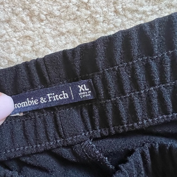 abercrombie and fitch black pants - Picture 3 of 4